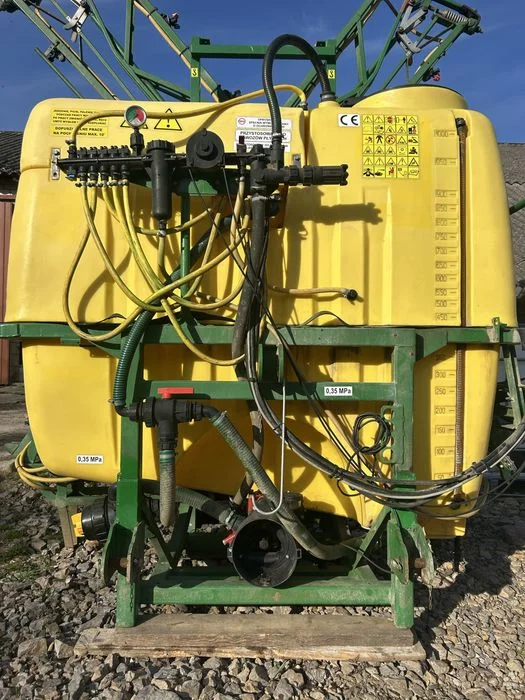 Opryskiwacz Pilmet 1000l hydraulicznie rozkładany – zdjęcie 5