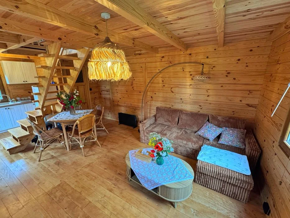 Nadbużański Zakątek Domek drewniany nad Bugiem – 7 osób – 2 stawy – Taras – Basen – JACUZZI Cisza i Natura – Wola Uhruska Nocleg Chełm – Okuninka – zdjęcie 4
