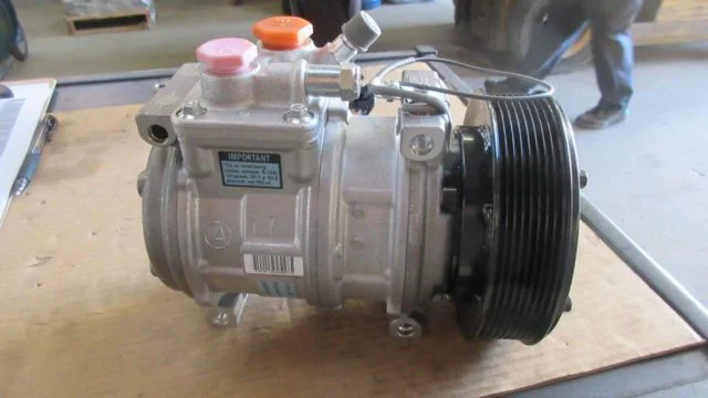 Sprężarka klimatyzacji John Deere 7600,7700,7800,7710,7810,8100,8200