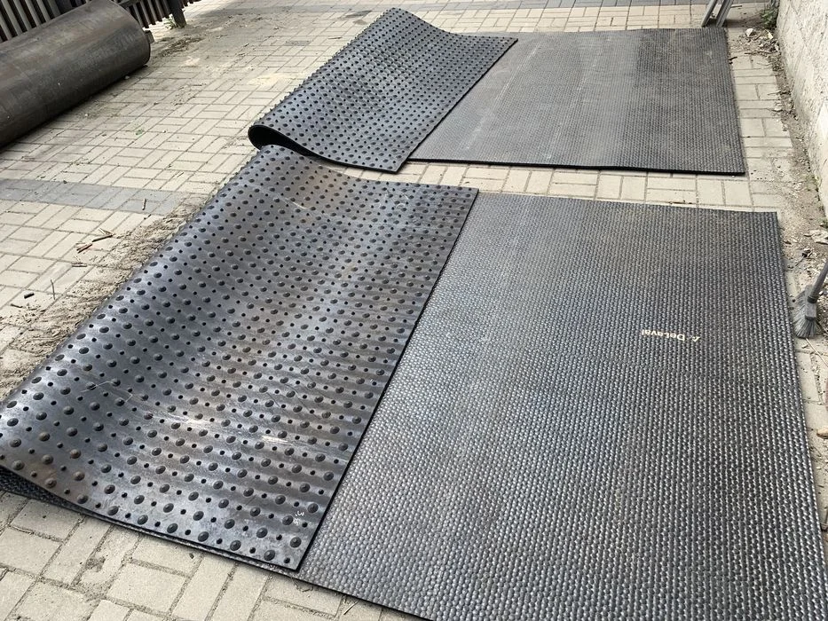 Mata gumowa w rolkach na samochód legowisko dla bydła koni – zdjęcie 7