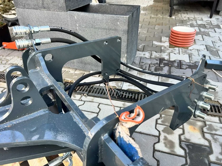 MASYWNY Tuz przedni do Ursus C360 podnośnik do Ursusa C330 C360 MASKI TUZ do C330 Przedni Tuz do Ursusa /Dostawa całe PL /---Dostępne od ręki! – zdjęcie 3
