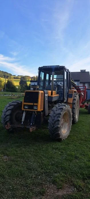 Renault 145.14 Traktor ciągnik RENAULT 145.14, duża moc hydraulika z tyłu i TUZ, 4x4! – zdjęcie 2