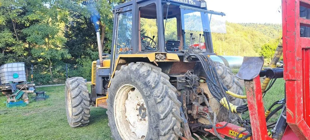 Renault 145.14 Traktor ciągnik RENAULT 145.14, duża moc hydraulika z tyłu i TUZ, 4x4! – zdjęcie 4