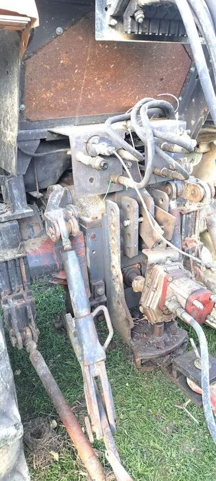 Renault 145.14 Traktor ciągnik RENAULT 145.14, duża moc hydraulika z tyłu i TUZ, 4x4! – zdjęcie 7