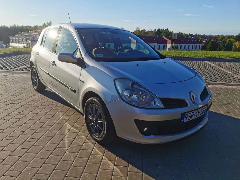 Renault Clio Renault Clio 3 1.5 dCi 2005 – zdjęcie 2