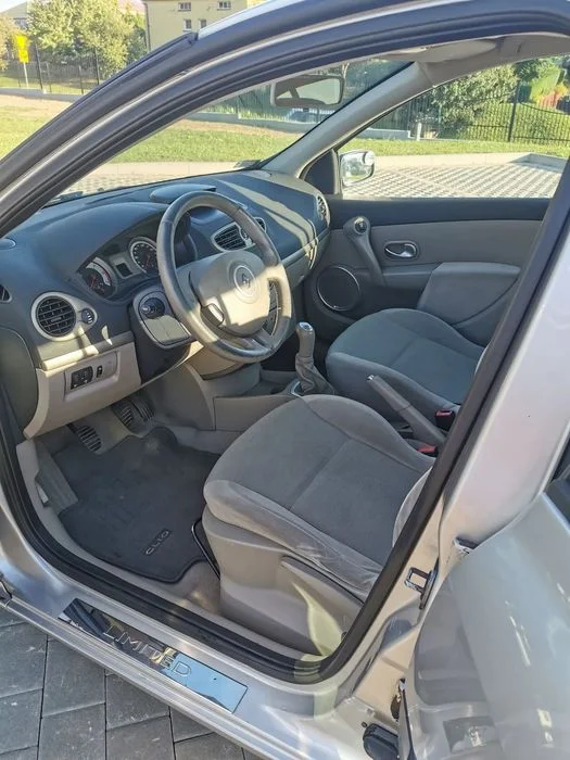 Renault Clio Renault Clio 3 1.5 dCi 2005 – zdjęcie 6