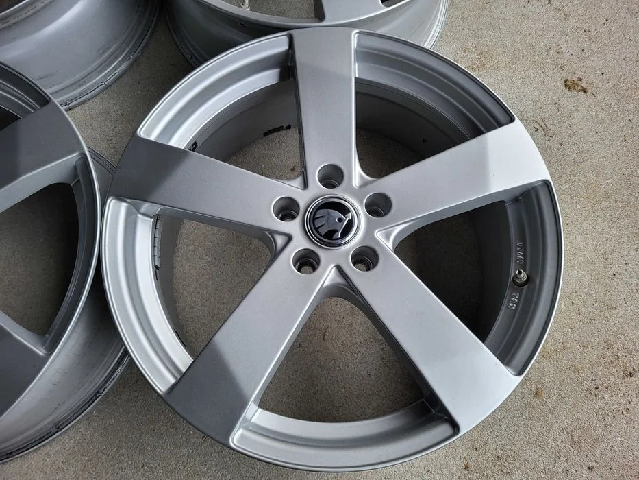 [538] Felgi aluminiowe 19 Cali 5x112 ET42 7,5Jx19H2 Skoda – zdjęcie 5