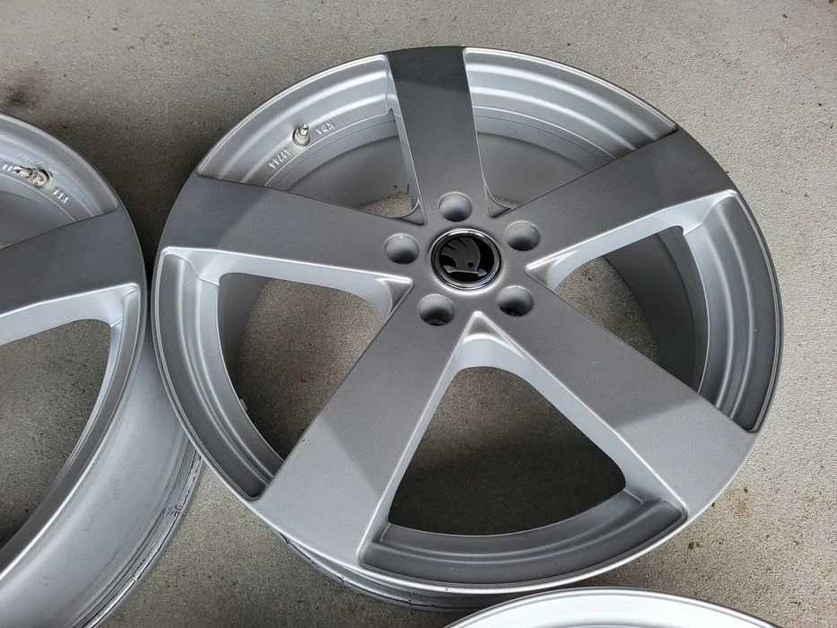 [538] Felgi aluminiowe 19 Cali 5x112 ET42 7,5Jx19H2 Skoda – zdjęcie 4