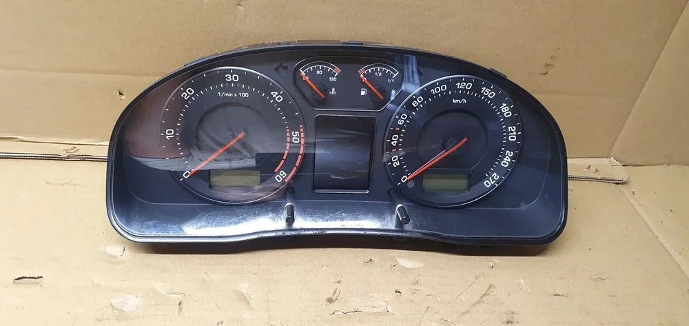 Licznik zegary oryginał Skoda Superb I 1.9 TDI 3U0920841A