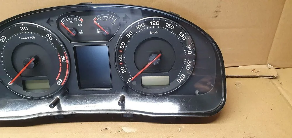 Licznik zegary oryginał Skoda Superb I 1.9 TDI 3U0920841A – zdjęcie 4