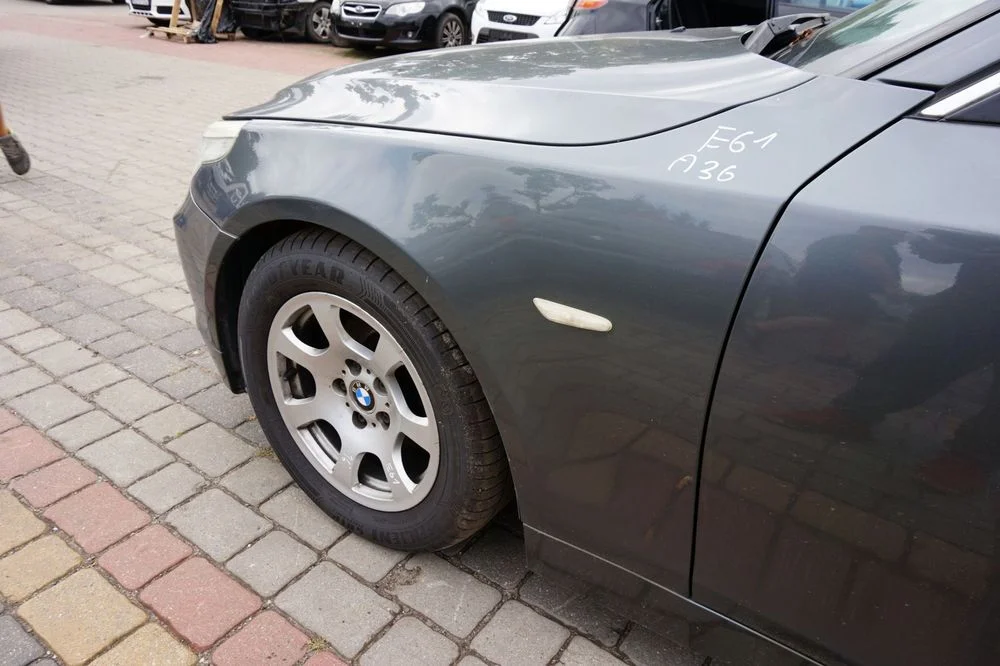 Błotnik Przedni Lewy 5 E61 A36 Szary Titangrau Bmw 2003-2007 – zdjęcie 3