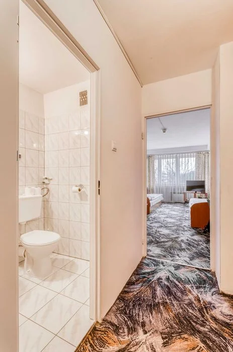 hotel pracowniczy Kraków, pokoje z prywatnymi łazienkami, TV, Parking – zdjęcie 7