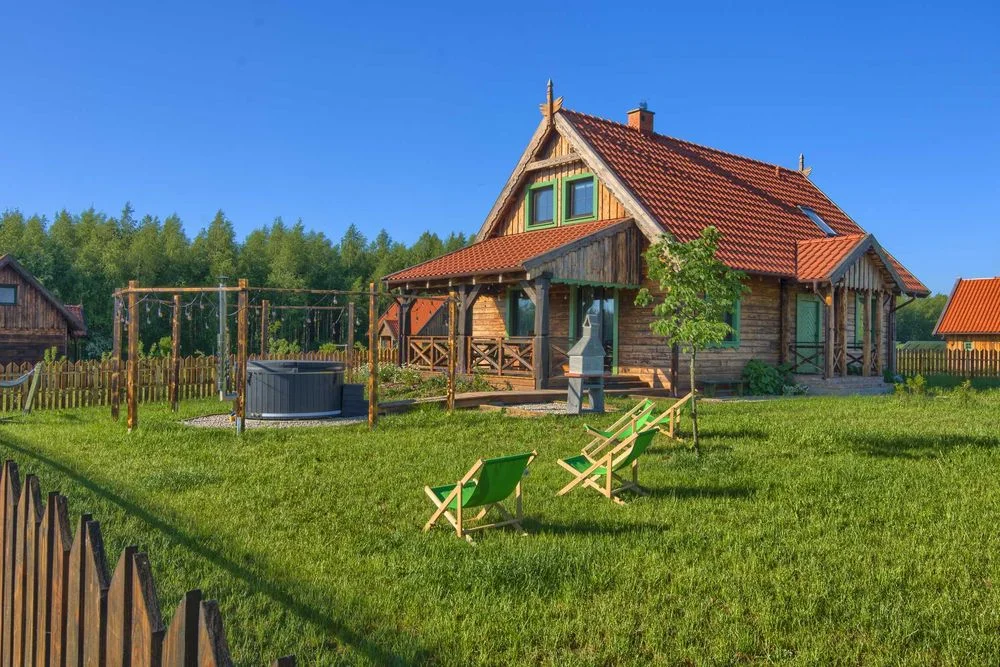 Duży dom domek na Mazurach nad jeziorem balia jacuzzi sauna w okolicy Mikołajki Giżycko Ryn i Mrągowo