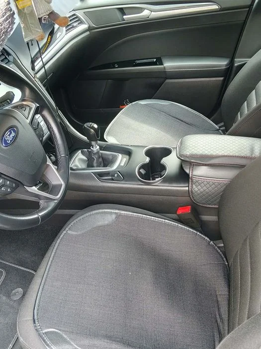 Auto Ford mondeo – zdjęcie 4
