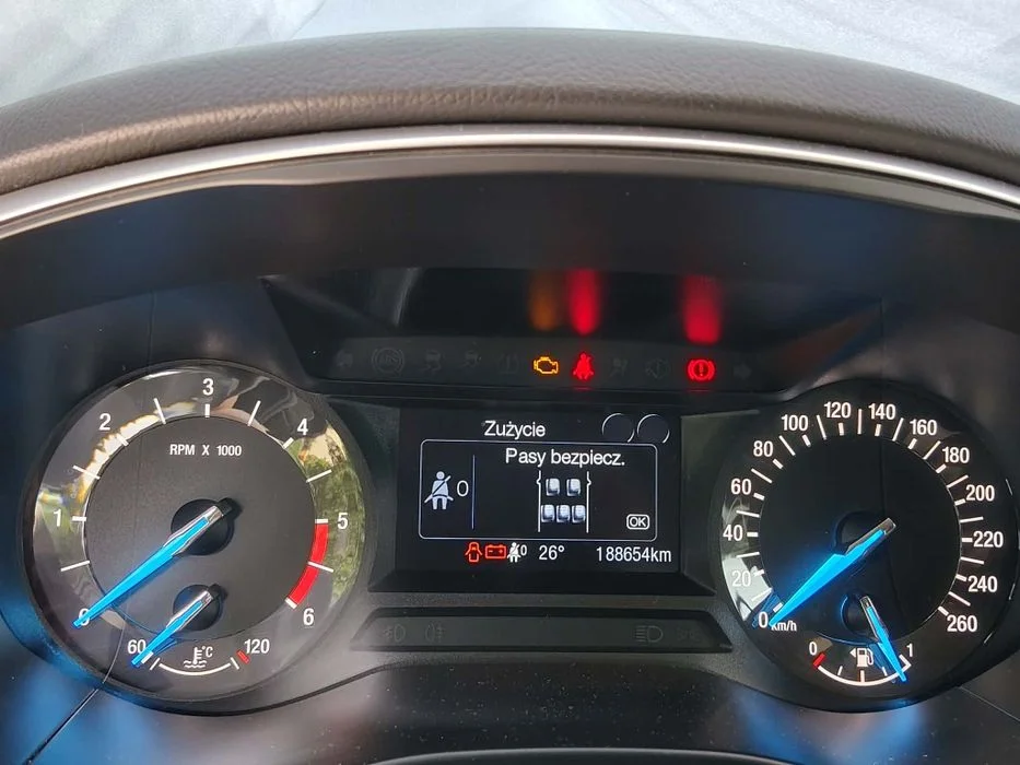 Auto Ford mondeo – zdjęcie 2