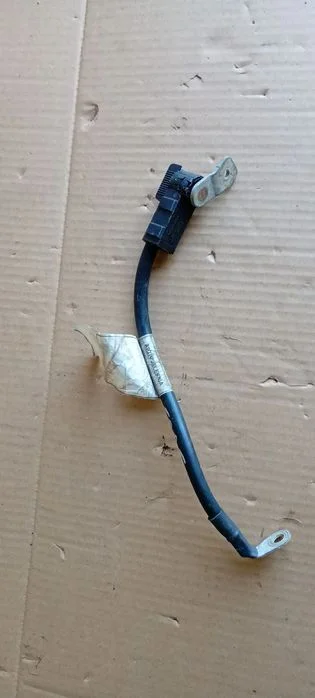 Klema plusowa akumulatora Fiat 500E 00521390550