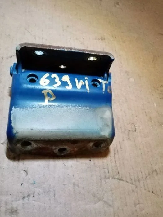 Zawias klapy bagażnika prawy tył Mercedes Vito 639 6397400037 – zdjęcie 4