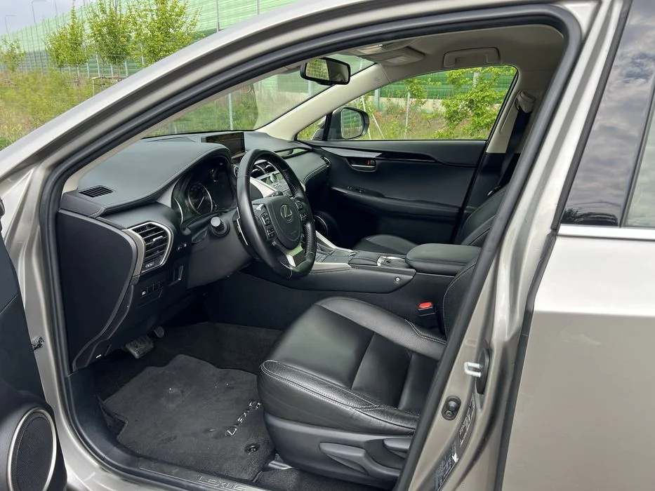 Lexus nx 300h 2021 rok – zdjęcie 3