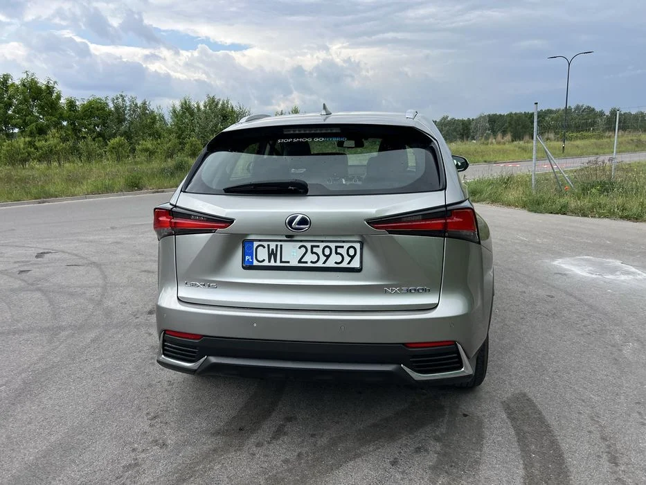 Lexus nx 300h 2021 rok – zdjęcie 2