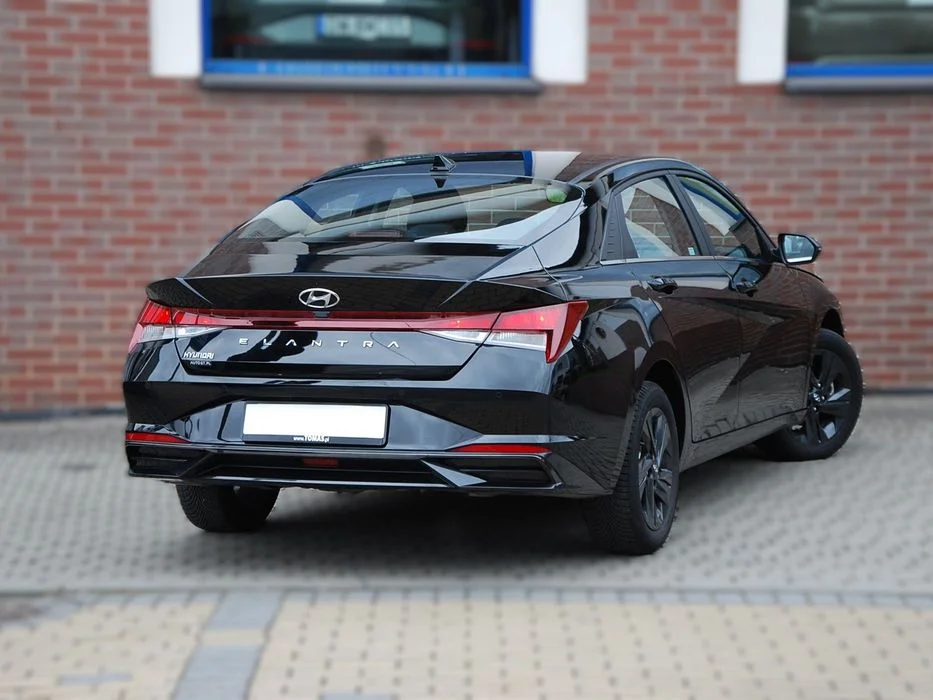 Hyundai Elantra 1,6 16V DOHC Smart ,Automat , Kamera ,Navi , Salon Pl – zdjęcie 4