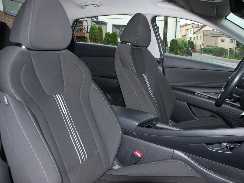 Hyundai Elantra 1,6 16V DOHC Smart ,Automat , Kamera ,Navi , Salon Pl – zdjęcie 7