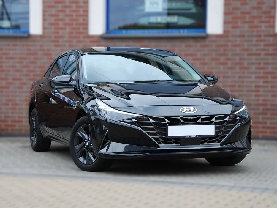 Hyundai Elantra 1,6 16V DOHC Smart ,Automat , Kamera ,Navi , Salon Pl