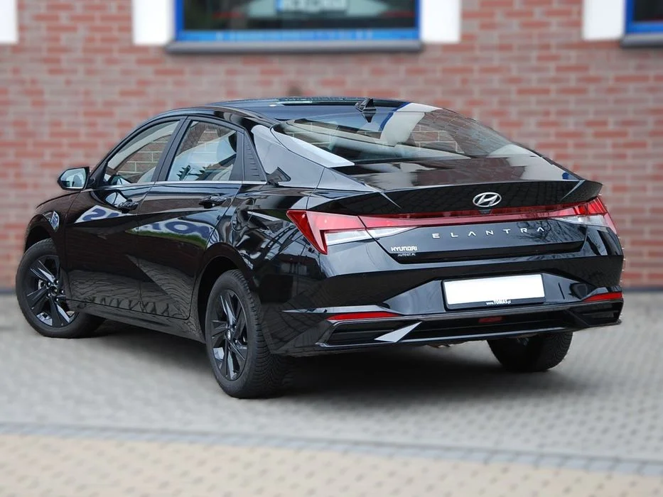 Hyundai Elantra 1,6 16V DOHC Smart ,Automat , Kamera ,Navi , Salon Pl – zdjęcie 5