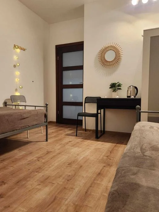 Pokoje w dobrym standardzie w nowym hostelu – zdjęcie 5