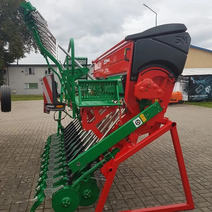 Agro-Masz SN301+ATO30 Siewnik nadbudowany SN301+agregat półzawieszany ATO30 AGRO-MASZ – zdjęcie 4