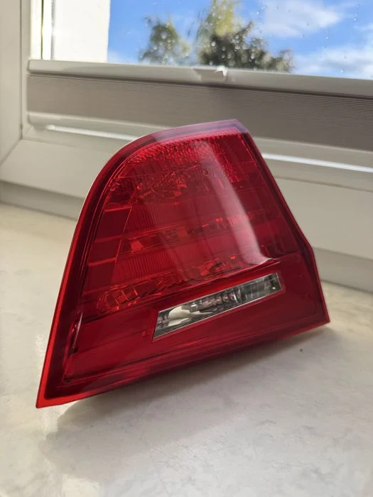Lampa w klapę lewa tył Bmw e90 lift lci – zdjęcie 5