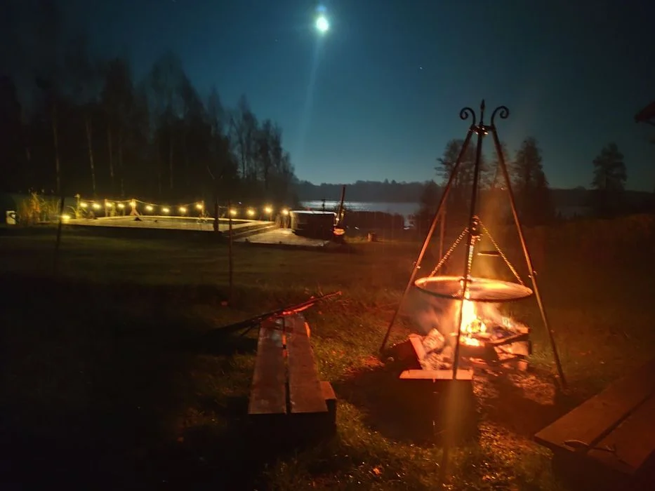 Domki nad jeziorem z JACUZZI w cenie – zdjęcie 8