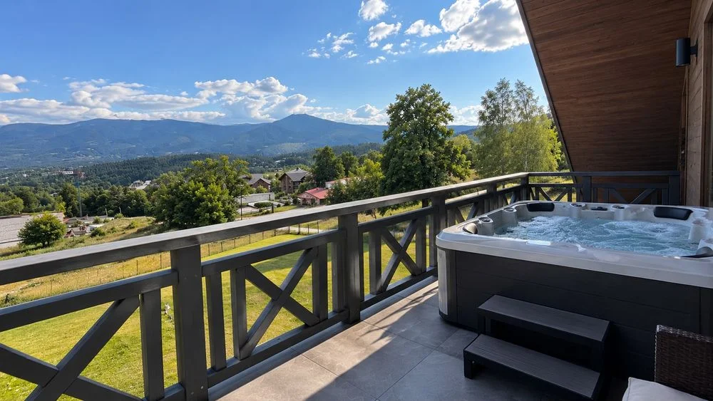 Apartament dla 4 osób z jacuzzi i widokiem na góry – Szklarska Poręba