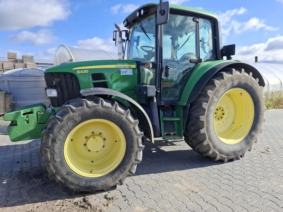 Sprzedam ciągnik John deere