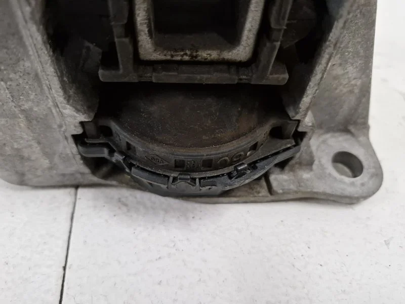 Nissan Micra K14 V 5 1.0 B Sce Poduszka Łapa Mocowanie Silnika – zdjęcie 5