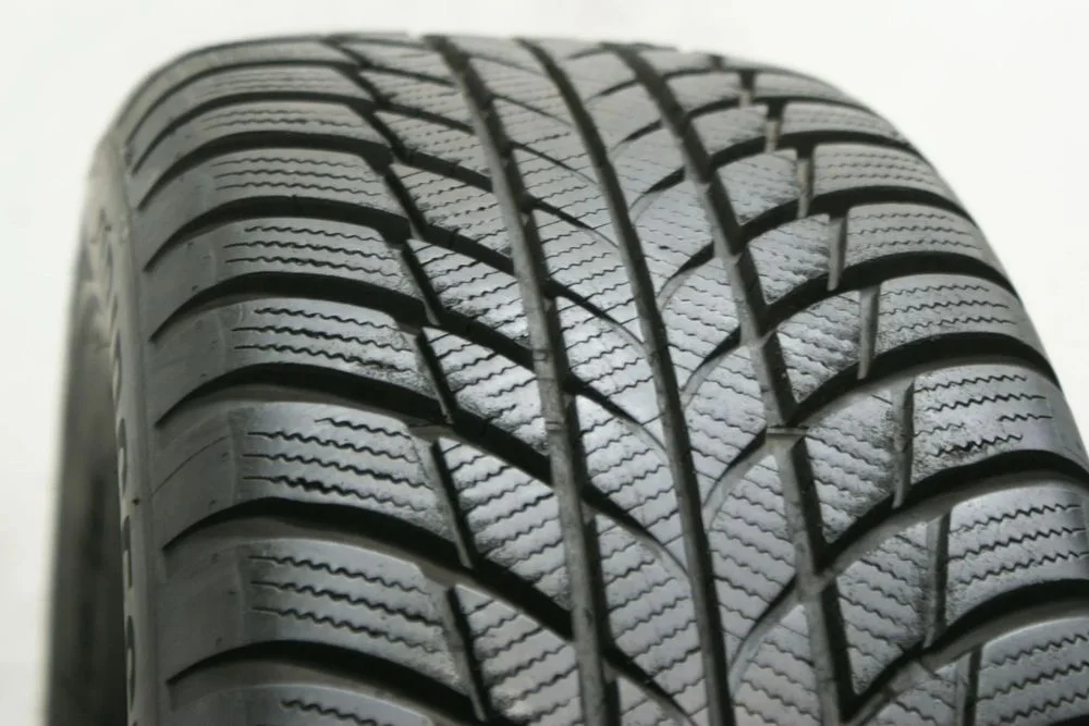 205/60R16 BRIDGESTONE BLIZZAK LM001 , 6,8mm. – zdjęcie 2