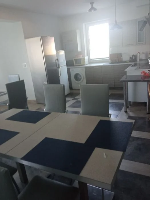 Noclegi w pokojach z łazienkami, darmowy parking dla pracowników firm – zdjęcie 10