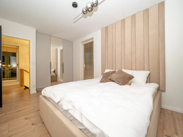 Sky Jagodno- apartament z jacuzzi na doby. – zdjęcie 12