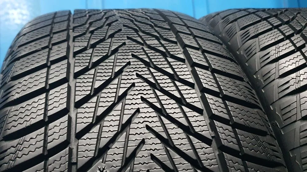 255/45 R18 Sprzedam Goodyear UltraGrip Performance 3 ! Zima ! Rok 2023 – zdjęcie 5