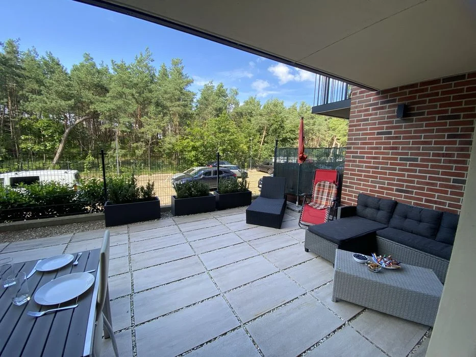 Apartament nad morzem przy zejściu na plażę, Parking – zdjęcie 3