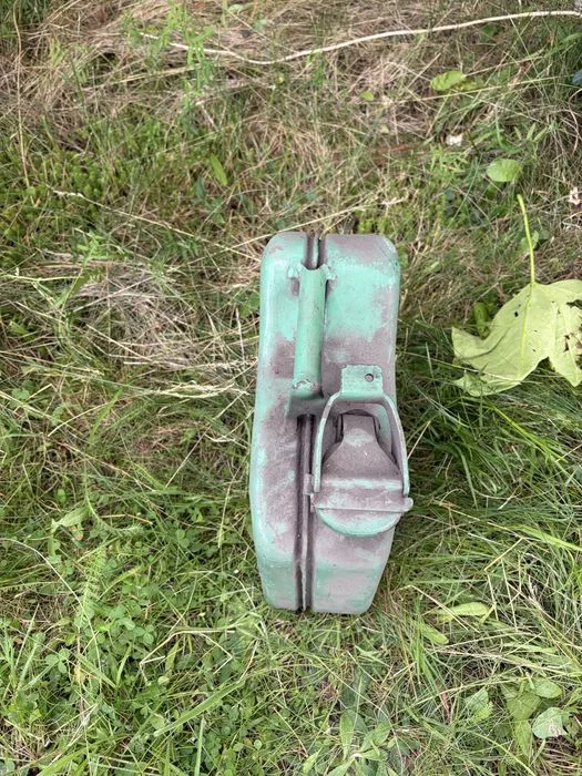 Kanister 5l metalowy do paliwa benzyny – zdjęcie 2