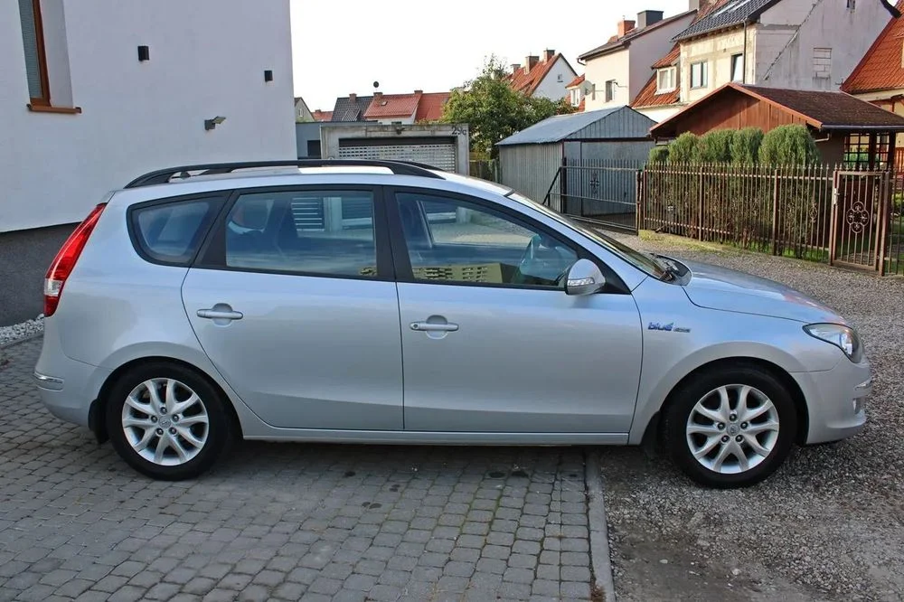 Hyundai I30 1.6 126PS Benzyna, 2X KOŁA! Czujniki, Halogeny, 10x AIRBAG! Warto! – zdjęcie 3