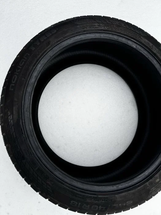 Dwie Opony nokian wr snowproof p 245/40/18 – zdjęcie 6