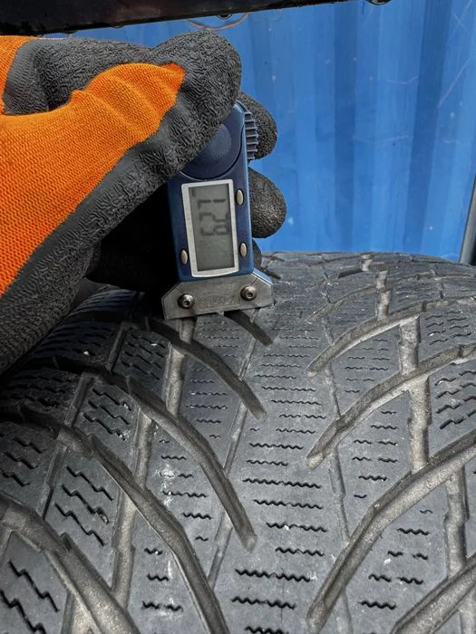 Dwie Opony nokian wr snowproof p 245/40/18 – zdjęcie 2