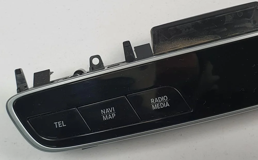 Panel Przyciski Radia Navi Tel Świateł Awaryjnych Mercedes W213 A2139053613 – zdjęcie 3
