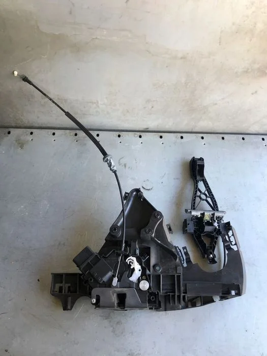 R-352 . Zamek Z Drzwi Prawy Przód 240021300 Volvo V50 - Gwarancja Wysyłka