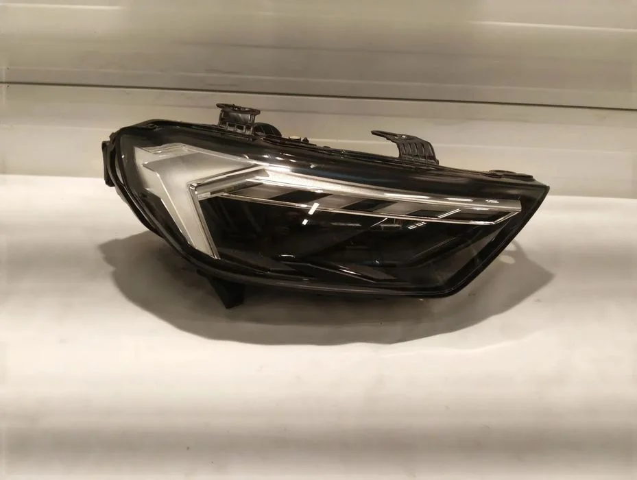 Audi A1 82A FULL LED PRZÓD STRONA PRAWA 82A941034D