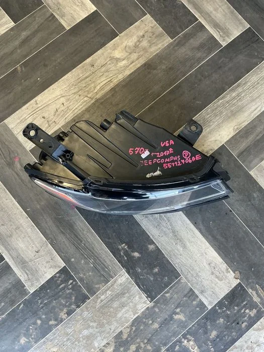 Jeep Compass 55112706Ae Lampa Prawa Przód Przednia Usa – zdjęcie 2