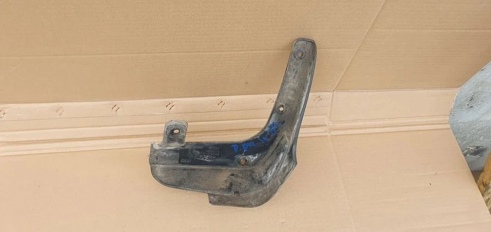 Chlapacz prawy przód Hyundai ix35 86832-2S000 – zdjęcie 2