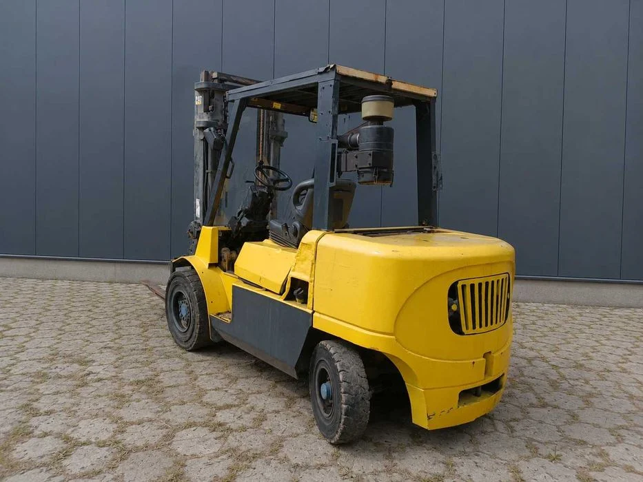Wózek widłowy CAT DP45K – Diesel – Udźwig 4,5 tony – zdjęcie 5