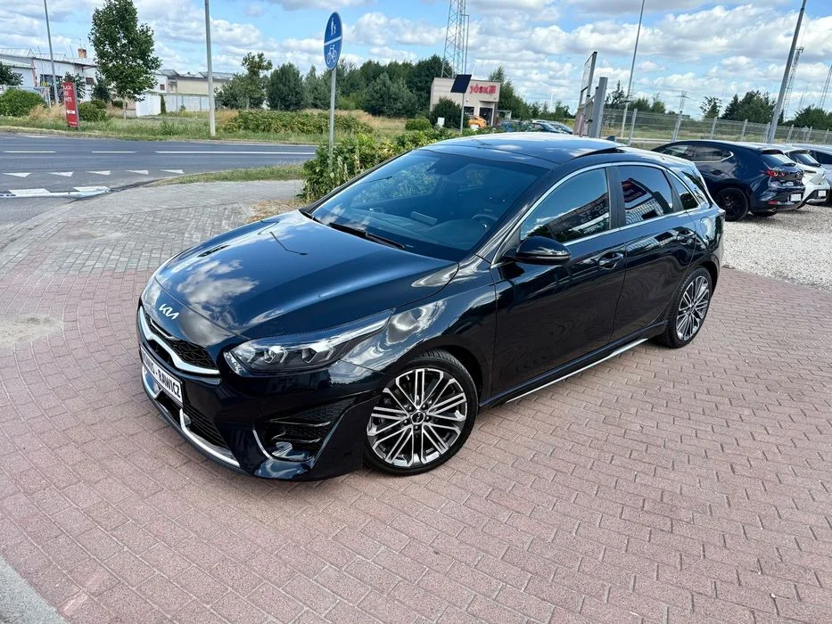 Kia Ceed 1.5T-gdi 160PS GT-line Panorama dach Full led 32.000 !